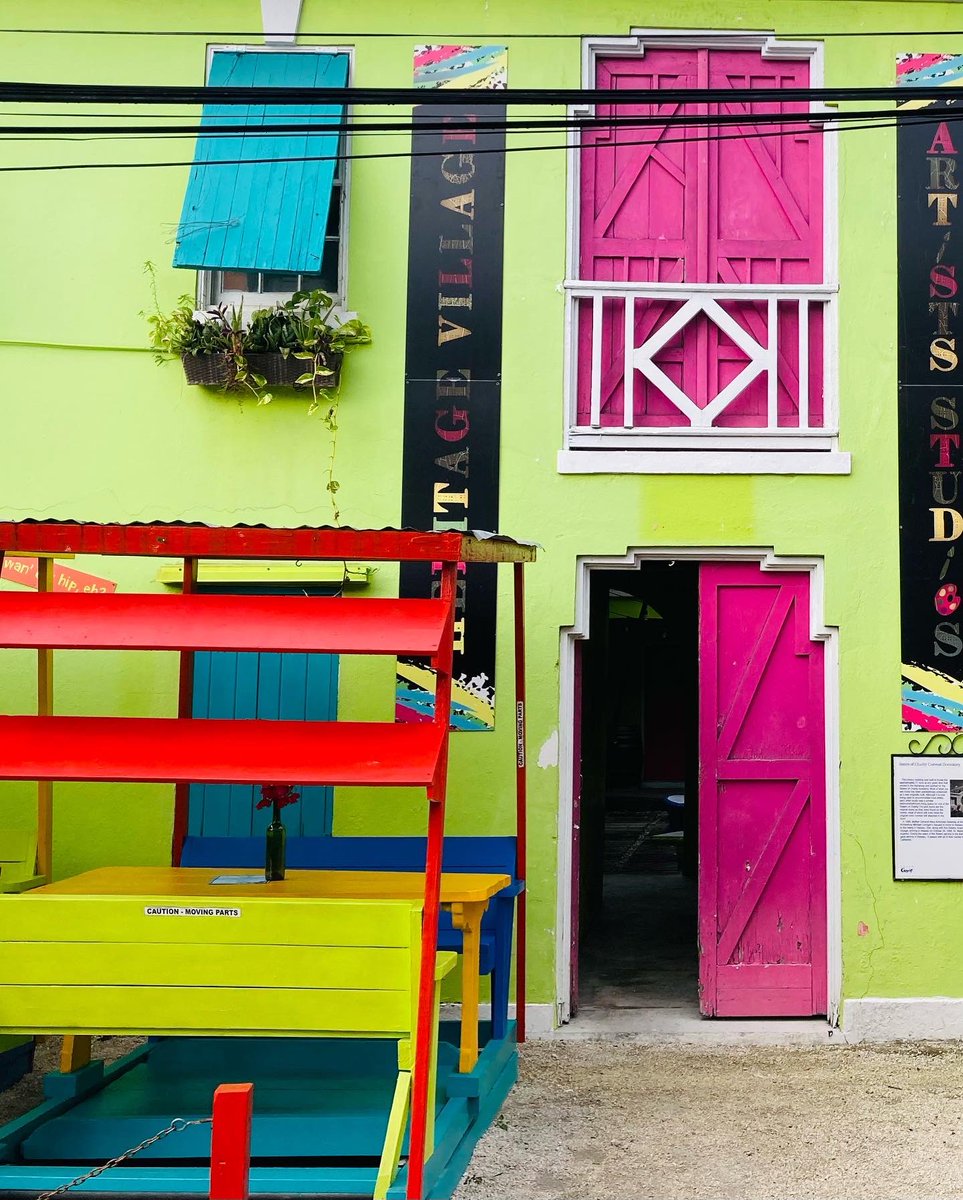 CityAndShore's tweet photo. Doors of #Nassau #Bahamas https://t.co/pOQoquyCto
