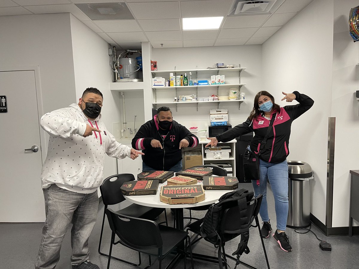 Robert (@robert_tovar2) on Twitter photo Dropping some pizza off at THE U!!! This team did some big things in Q4 that had to be celebrated!!! Keep up the great work!!@MattHernandez_1 <a href="/brittheidler/">Brittany Heidler</a> <a href="/tobiasiam/">Tobias Williams</a> Dropping some pizza off at THE U!!! This team did some big things in Q4 that had to be celebrated!!! Keep up the great work!!@MattHernandez_1 <a href="/brittheidler/">Brittany Heidler</a> <a href="/tobiasiam/">Tobias Williams</a>