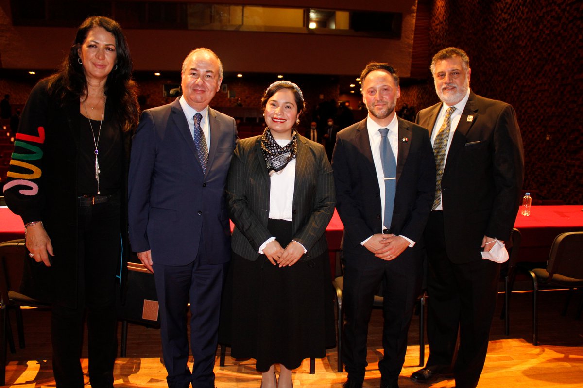 IsraelinMexico's tweet photo. El Emb. Zvi Tal y el Jefe de Misión Adjunto de la Embajada participaron en una ceremonia en conmemoración a las víctimas del #Holocausto, con la Institución Cristiana Latinoamericana (PAAZ) y otros actores relevantes.

#WeRemember #DiaInternacionalDelHolocausto #NuncaMas https://t.co/qXvrc0n8ND