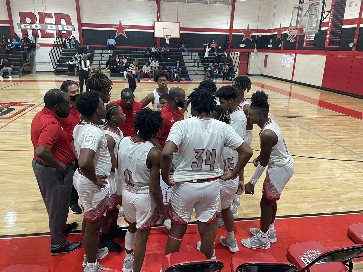 MacGenAthletics's tweet photo. Tonight here at MacArthur @BigMacHoops will be taking on Westfield 5:30 & 7!! Come out and support these young fellas!! #MPND #swoosh #letsgooo #Generals #cheeruson #macpride #neverdies https://t.co/c9uxz8k4aE
