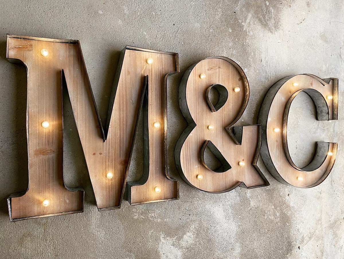 loftambiente's tweet photo. Vintage Leuchtbuchstaben Retro LED Buchstaben Metall Holz beleuchtet Ledletters #leuchtbuchstaben #ledletters #ledbuchstaben #hochzeitsdeko #hochzeitsbuchstaben #zürich #beleuchtetebuchstaben https://t.co/n0lS2BQ3yV https://t.co/BnHaa7wyx8