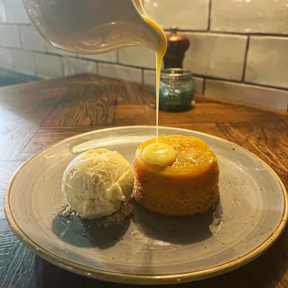TulseHillHotel's tweet photo. 🍨Sweet finish of the week? We’ve got you! 🍨
Let’s start this weekend right!
Join us for bottomless brunch 11am-4pm every Saturday and enjoy your booze 🥳
.
.
\#tulsehillhotel #tulsehill #brockwellpark #hernehill #gastropub #goodlovers #gingerpudding #weekendvibes #sweeterlife https://t.co/z4sTSRhs7e