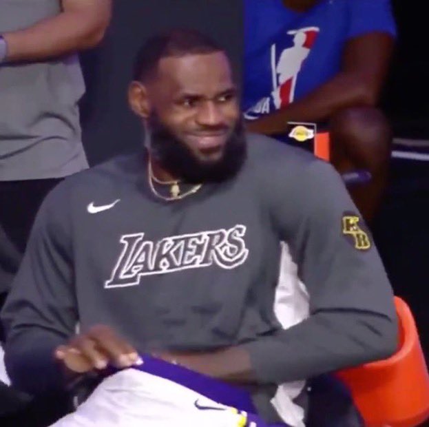mobleyroty's tweet photo. Lebron thinking about drafting curry for all star game https://t.co/fKYjnKEiw8