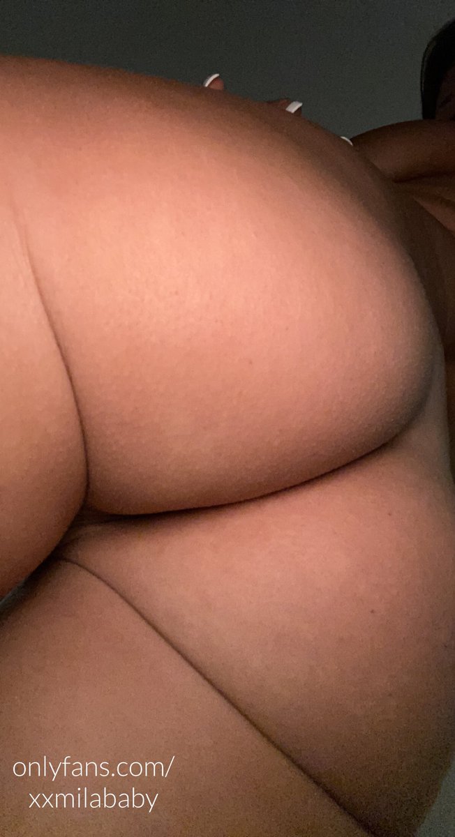 xxmilababy's tweet photo. I need a seat can I have your face? 😛 https://t.co/WfNiWkTYSh