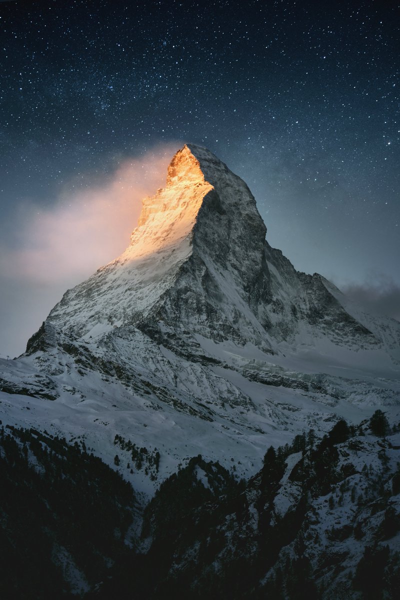 AmaurieRaz's tweet photo. Fire Tip Matterhorn 

This photo to me is one of the best photograph that I have ever worked so far and it will be 1 of 3 pieces included in my new series “The Matterhorn” that will use the @manifoldxyz ERC-721 smart contract 

Dropping soon https://t.co/luxTUUvm93
