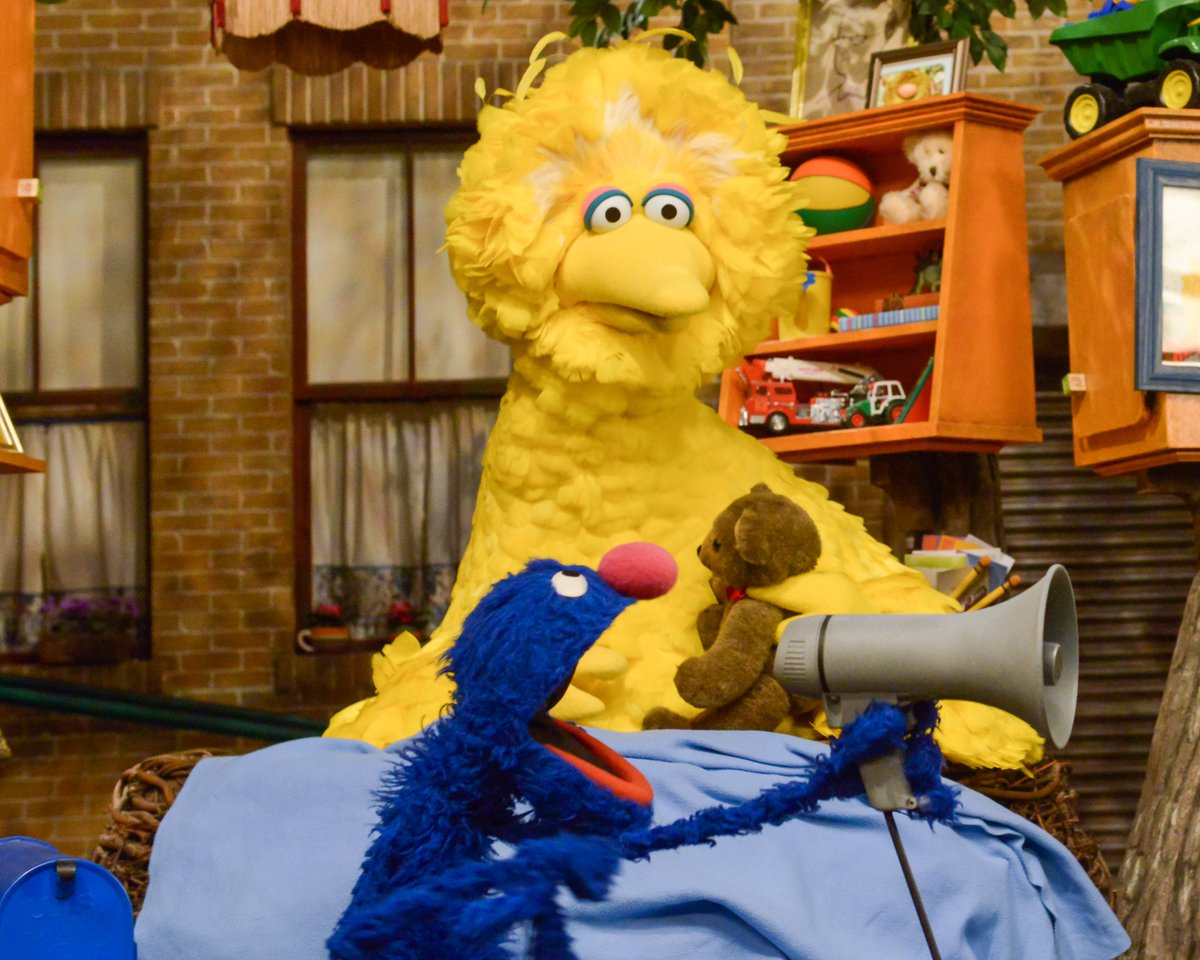 sesamestreet's tweet photo. Grover took #MondayMotivation a bit too seriously this week. https://t.co/HYHrGWhV0I