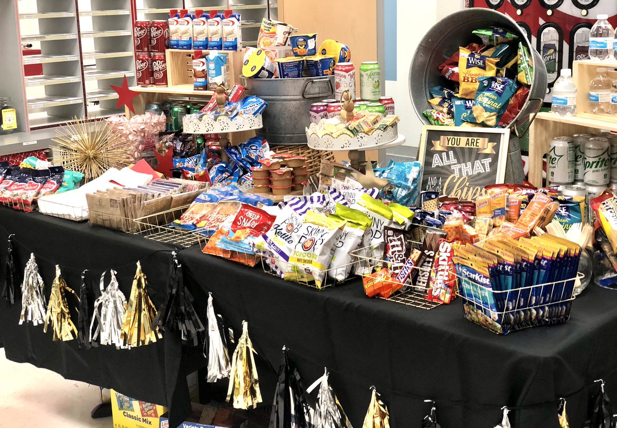 anderson_pta's tweet photo. ⚓️Because @AndersonElem teachers &amp; staff are all that and a bag of chips!⚓️ @KristaCHolland1 @Staceyleebrown2 https://t.co/r9tFtPjuDC