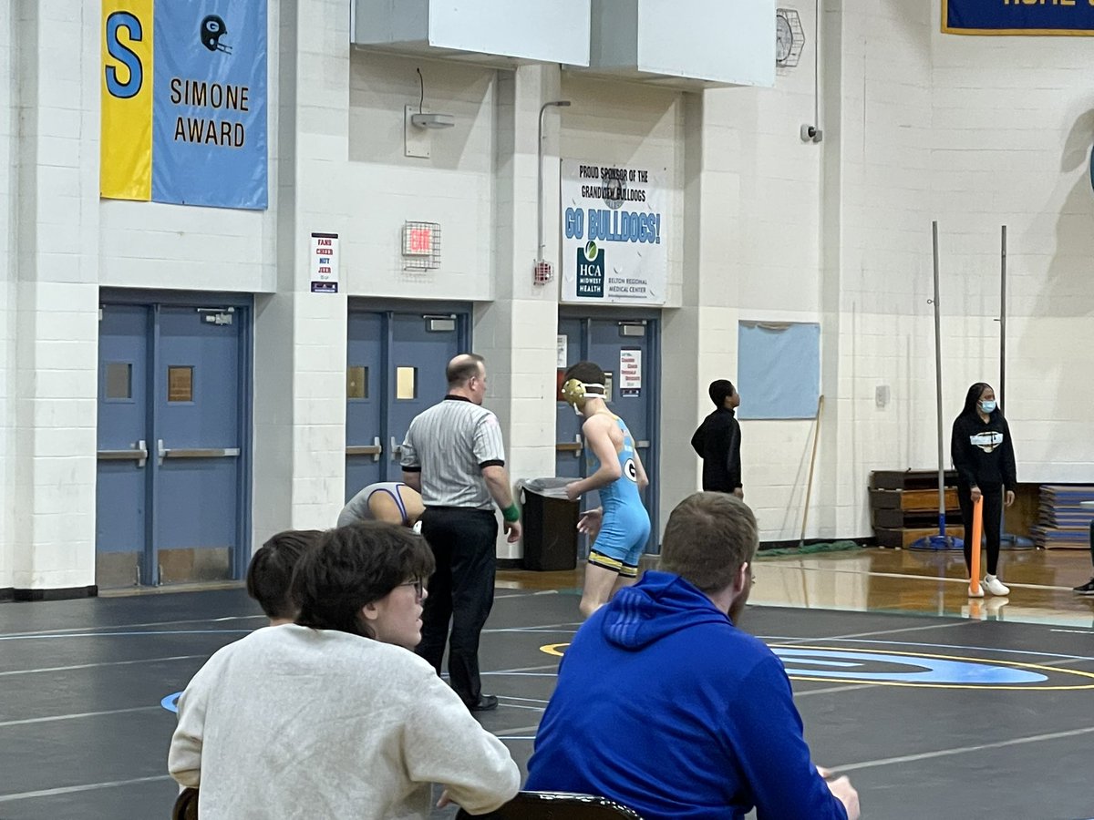 krodrequez's tweet photo. Catching a little @Rise_Above_GV wrestling! Let’s go bulldogs! #WeAreGrandview https://t.co/BZKBuG13ff