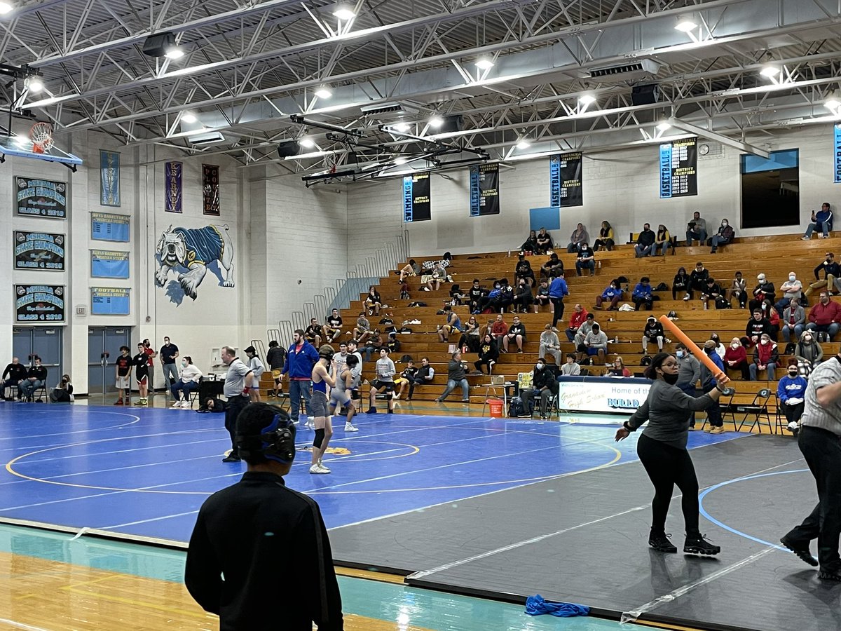 krodrequez's tweet photo. Catching a little @Rise_Above_GV wrestling! Let’s go bulldogs! #WeAreGrandview https://t.co/BZKBuG13ff