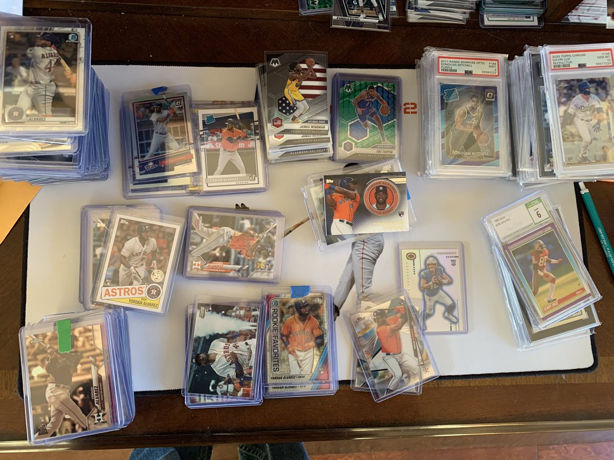 Stack sale tonight starting at 7 cst. Lots of raw cards, but some slabs too. RT for a chance to win the Mosaic hanger! $1 PWE or $4 bmwt. <a href="/HobbyConnector/">The Hobby Connector ™</a> <a href="/sports_sell/">@SPORTS_SΞLL</a>