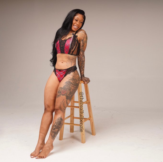 They hate it when you can make yourself smile 😁  Hair @rasuncouture  📸 @ewp.photos  #thereallulbenzie<a href="/tag/thereallulbenzie"class="tags"><span>#thereallulbenzie</span></a><a href="/tag/lulbenzie"class="tags"><span>#lulbenzie</span></a>