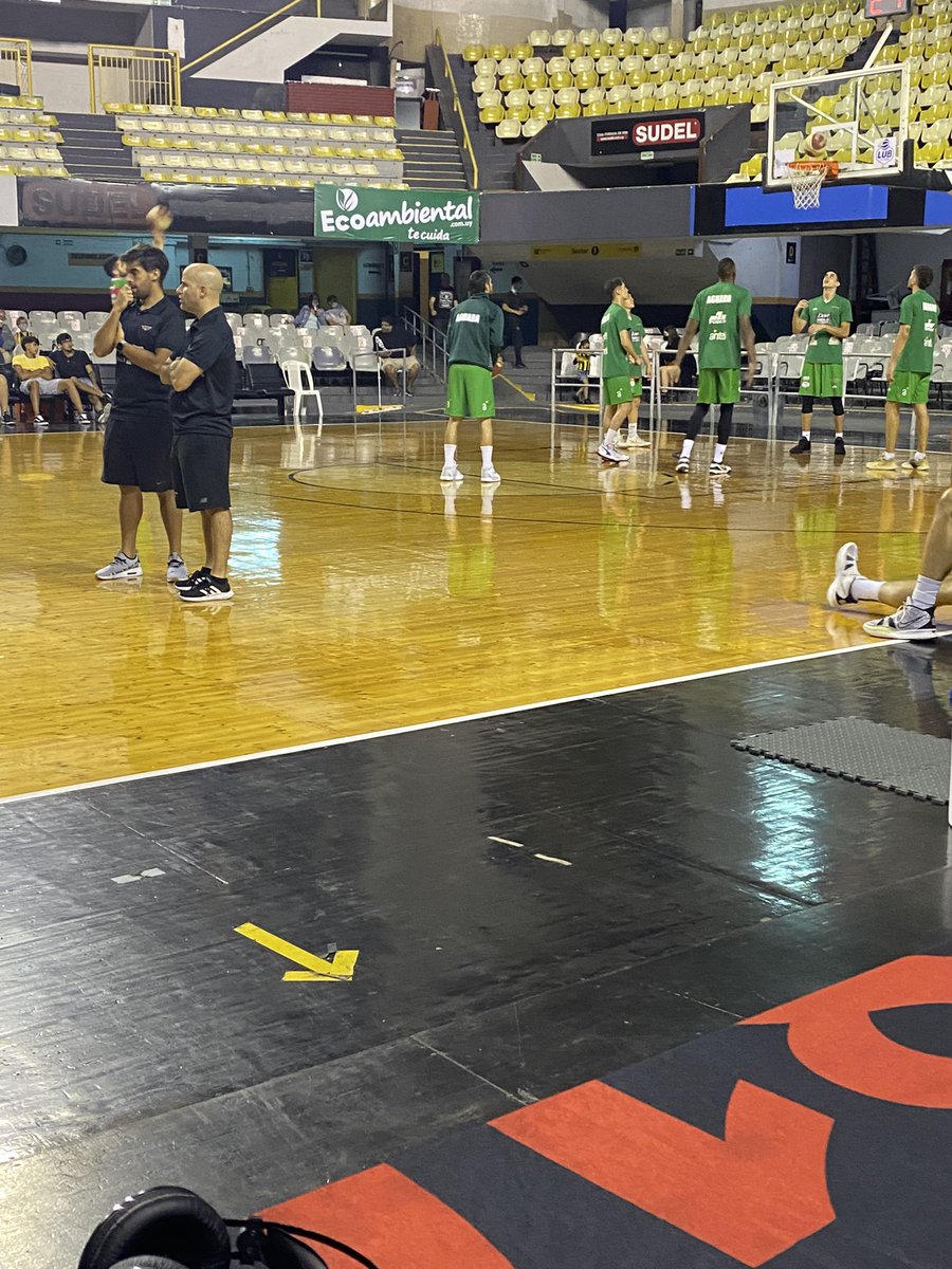 AIRE por @ElEspectador810 para la previa #EnTodasLasCanchas:

🏀 21:15
<a href="/BasketCAPuy/">PEÑAROL | Basketball</a>-<a href="/Aguada_oficial/">Club Atlético Aguada</a>
🎤 <a href="/LaliSonsol/">𝗔𝗹𝗲𝗷𝗮𝗻𝗱𝗿𝗼 𝗦𝗼𝗻𝘀𝗼𝗹</a> #Ottonello <a href="/diegop91/">Diego Pose Revetria</a>

URU-TRO
🎤 <a href="/JulioMacchi88/">Julio Macchi</a>

MAL-HM
🎤 <a href="/ACiancioBruni/">Andrés Ciancio Bruni</a>

GOES-UU
🎤 @LeandroMayoBT

NAC-OM
🎤<a href="/PabloDominitz/">Pablo Dominitz</a>

ℹ️@tongaa1999

Espectador.Com/envivo