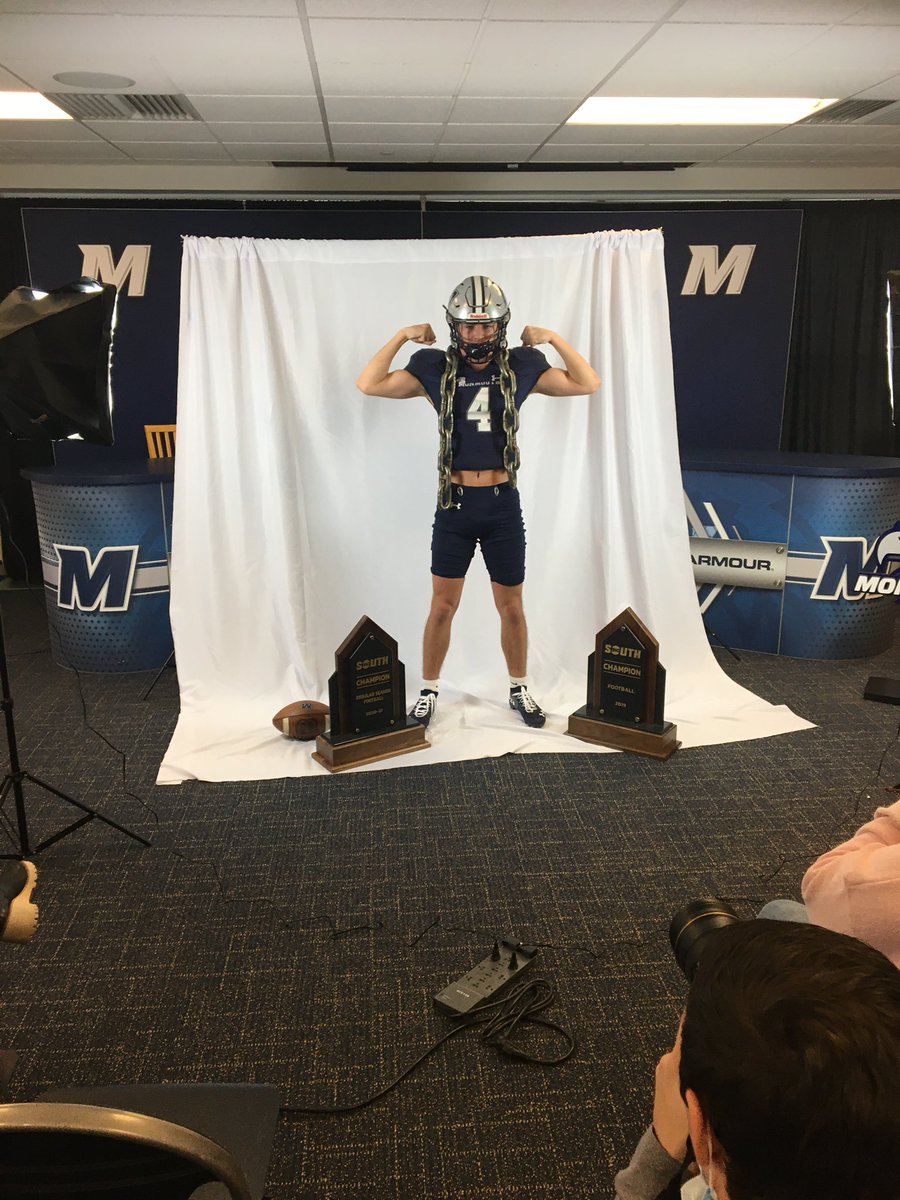 owenbill3's tweet photo. I have been dreaming of this since I was a little kid. I am so blessed and excited to announce my commitment to Monmouth University to play Division 1 football. So thankful for my family, my coaches, and everyone who has supported me throughout this process. Fly Hawks!💙💙 #AGTG https://t.co/dhplwT2noh