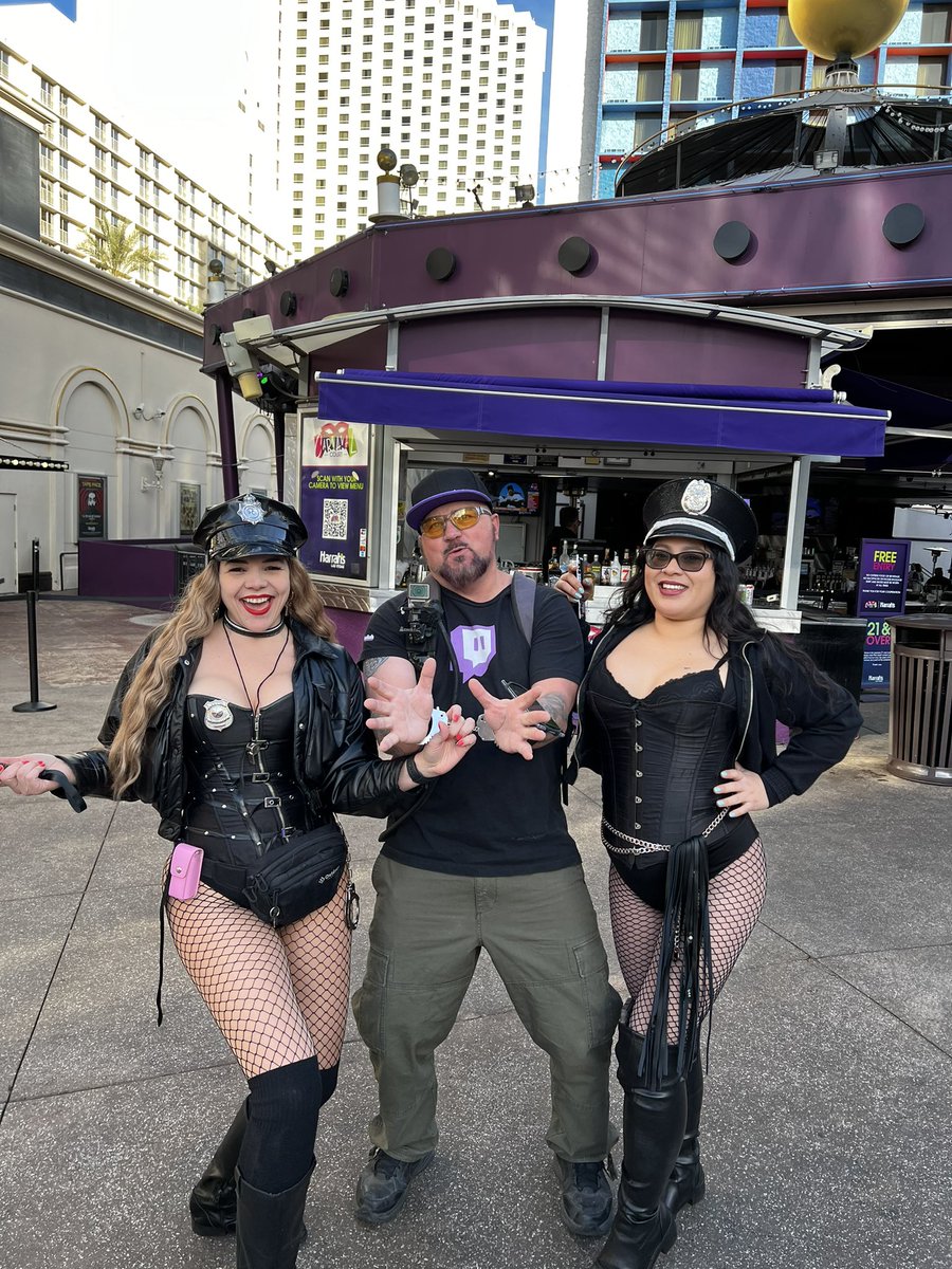 Rellik_IRL's tweet photo. Got arrested ib Vegas today! https://t.co/K5mr54ITfj