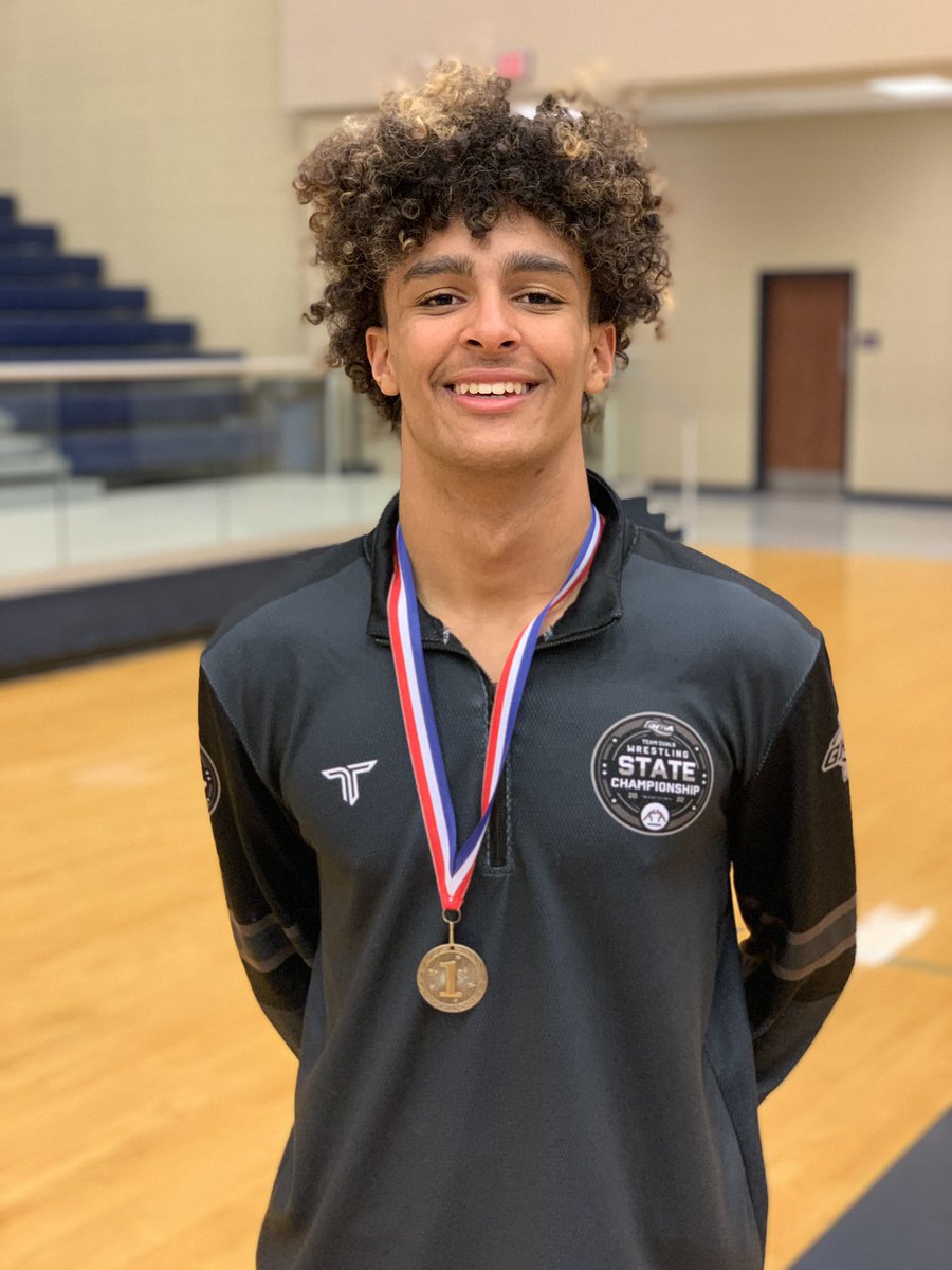 RayCorbett624's tweet photo. 2AA Traditional Regional Champion ( 152 lb) and fellow senior wrestlers https://t.co/NdrjnsnasA
