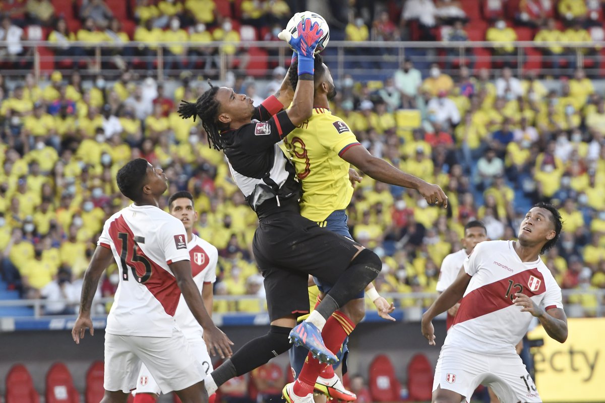 SC_ESPN's tweet photo. Perú no tiene un arquero: Perú tiene una MURALLA. https://t.co/T9ILhn4zFd