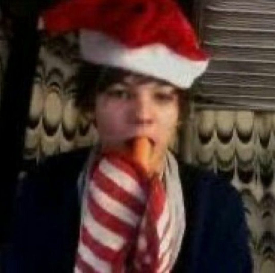 plxas7ic's tweet photo. (cuarenta y tres) carrots

I vote #Louies for #BestFanArmy at the #iHeartAwards https://t.co/vKUmZVFq5g
