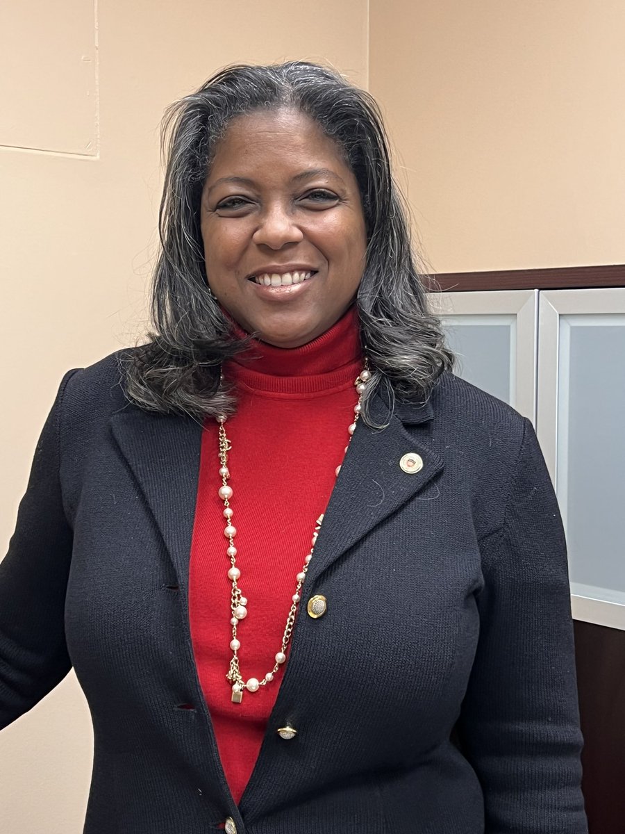 DrHayesAndrea1's tweet photo. First week as Chair! It is a bit surreal! I am so humbled to lead Howard University Department of Surgery!! complete with Presidents pin!  University DOS @SocietyofBAS @HowardUGenSurg https://t.co/AVSQsKNJrm