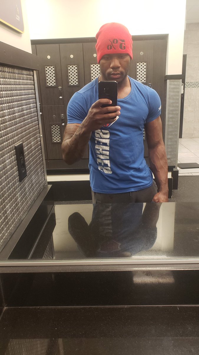 IrvinLegend757's tweet photo. Lean Af . Upped my cardio my protein my calories... more sleep. So focused not even funny.
#IrvinLegend #workisalliknow #workhorse #leanaf #Legendsneverdie https://t.co/w36Quq04tJ