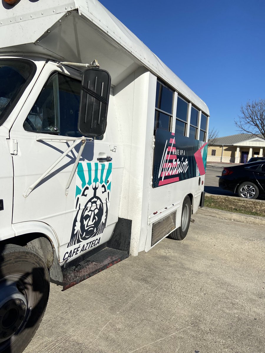 DrAguayo2020's tweet image. End of the day treat for the faculty! Café Azteca stopped by with their delicious lattes and churros!! #WeHaveTheBestPrincipal @SAISDGraebner