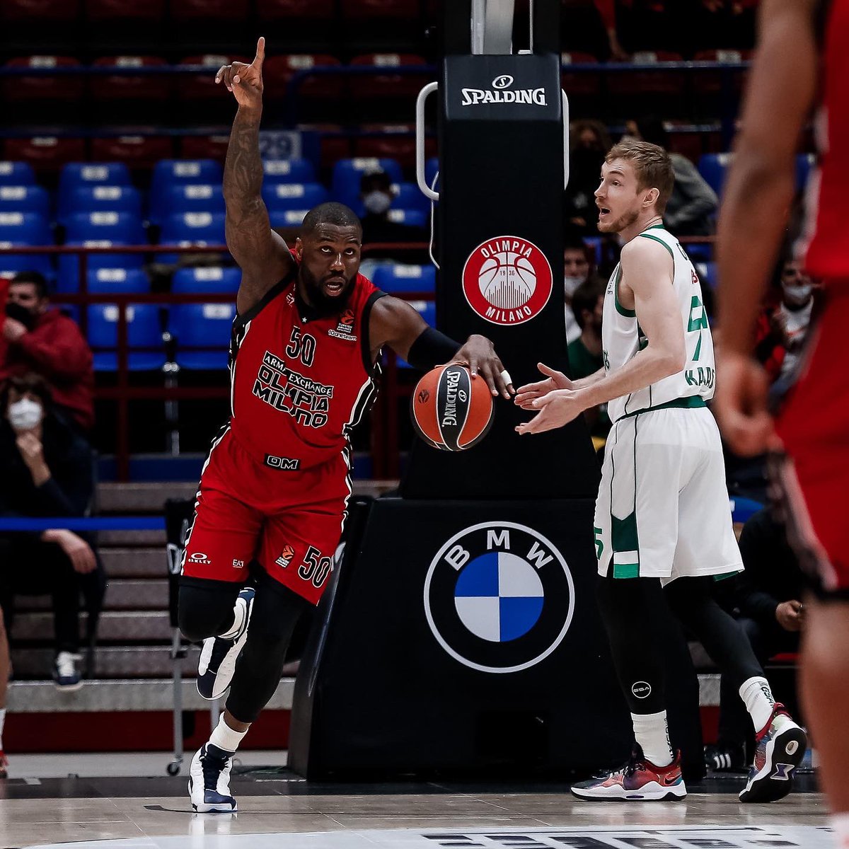 OlimpiaMI1936's tweet photo. 𝗚𝗼𝗼𝗱 𝗡𝗶𝗴𝗵𝘁 (from Milan!) 🌙😴

#insieme #EuroLeague #AXMZAL #GoodNight #ForzaOlimpia 
@EuroLeague https://t.co/4BkVEliXZ5