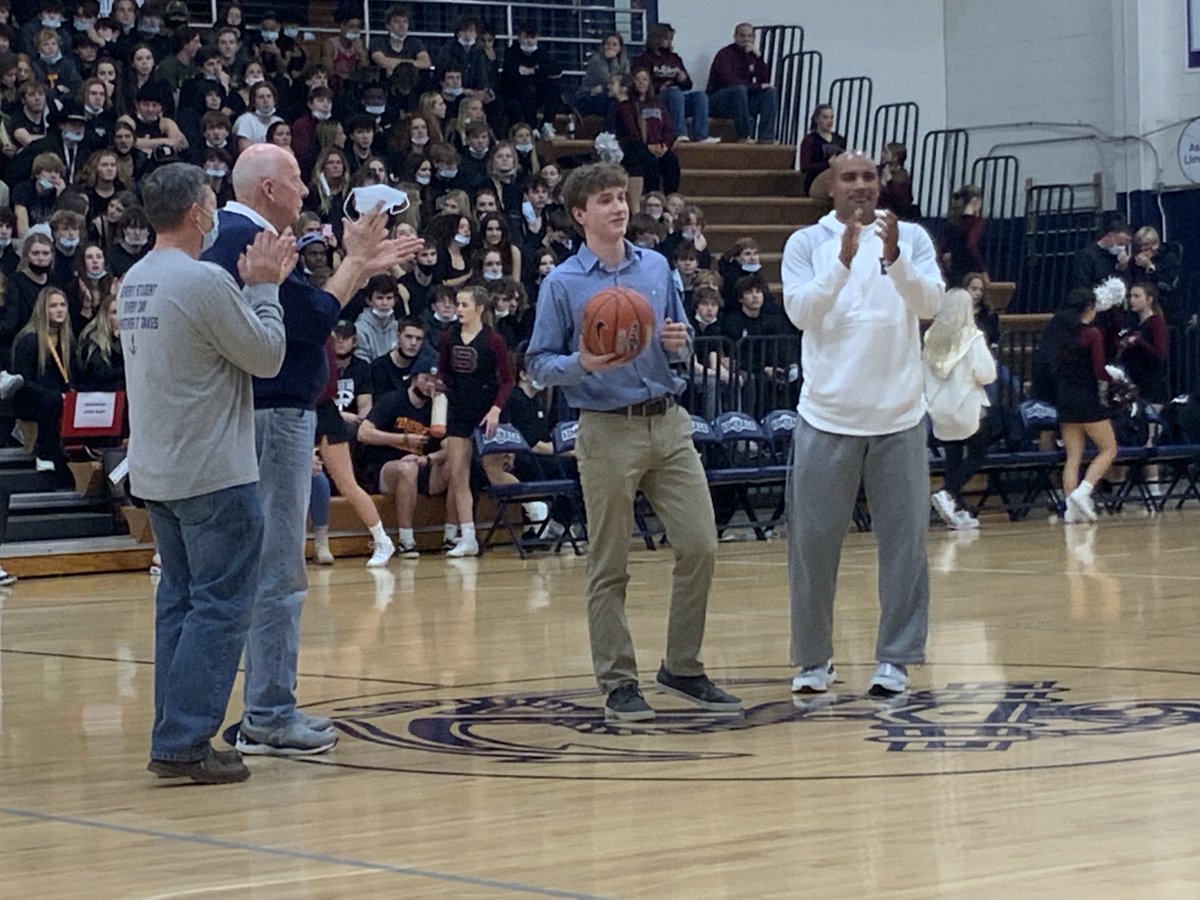 jack tate (@coachtatefhs20) on Twitter photo ⚓️🏀 Farragut Admirals Senior DILLON ATWELL was presented with a Basketball honoring the 1000th point of his great career at FHS 🏀⚓️
The Ads face Bearden later tonight (7:30) <a href="/FHSbball/">Farragut Basketball</a> <a href="/5StarPreps/">5Star Preps</a> <a href="/prepxtra/">PrepXtra</a> <a href="/AtwellDillon/">Dillon Atwell</a> ⚓️🏀 Farragut Admirals Senior DILLON ATWELL was presented with a Basketball honoring the 1000th point of his great career at FHS 🏀⚓️
The Ads face Bearden later tonight (7:30) <a href="/FHSbball/">Farragut Basketball</a> <a href="/5StarPreps/">5Star Preps</a> <a href="/prepxtra/">PrepXtra</a> <a href="/AtwellDillon/">Dillon Atwell</a>