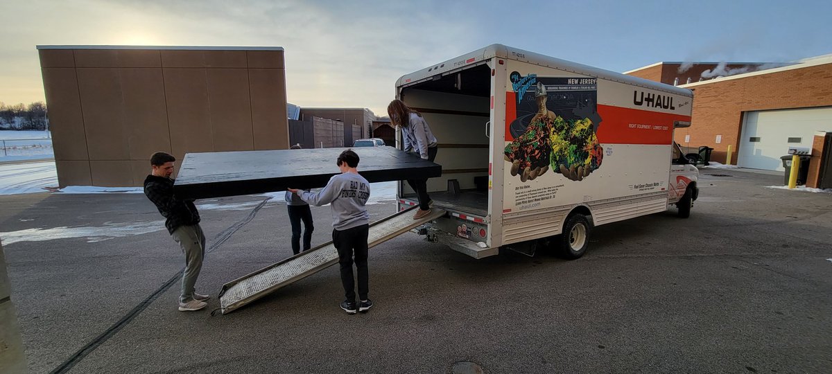 MinnesotaMillea's tweet photo. Also hung with the St. Peter one-act play group in the school's fantastic theater. They loaded up for tomorrow's subsections in Jordan, and then they did some carbo-loading. #epic https://t.co/PeqHfubsBe