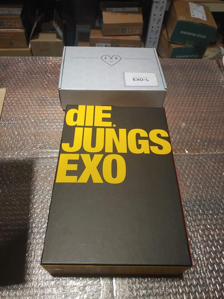 behpeuhshop's tweet photo. #BEHPEUHUPDATE
BOX10 UPDATE
-Kindly check the attached photo for the box update.
-Some of the items po from batch 10 is ma momove from box 10 to box 11 kasi di napo kasya :( yung mga items nanaiwan nasa photo po. Pero don't worry ipapaship ko din po yan asap ☺️ https://t.co/qYHvlKkkau