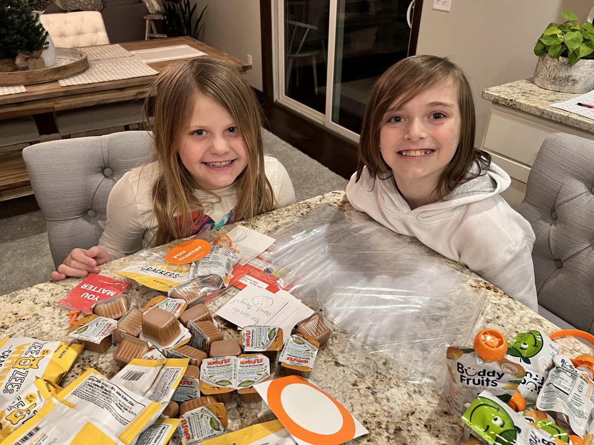 LeadershipLaura's tweet photo. Our @MATTER_ngo project was a success! We are so pleased to report that when we applied our leader's votes to the level of need, we were able to support each of the organizations at 100%!
#leadershipdelta #bethedelta #bethechange #matterbox #healthysnackpacks https://t.co/3X51bZmuJ2