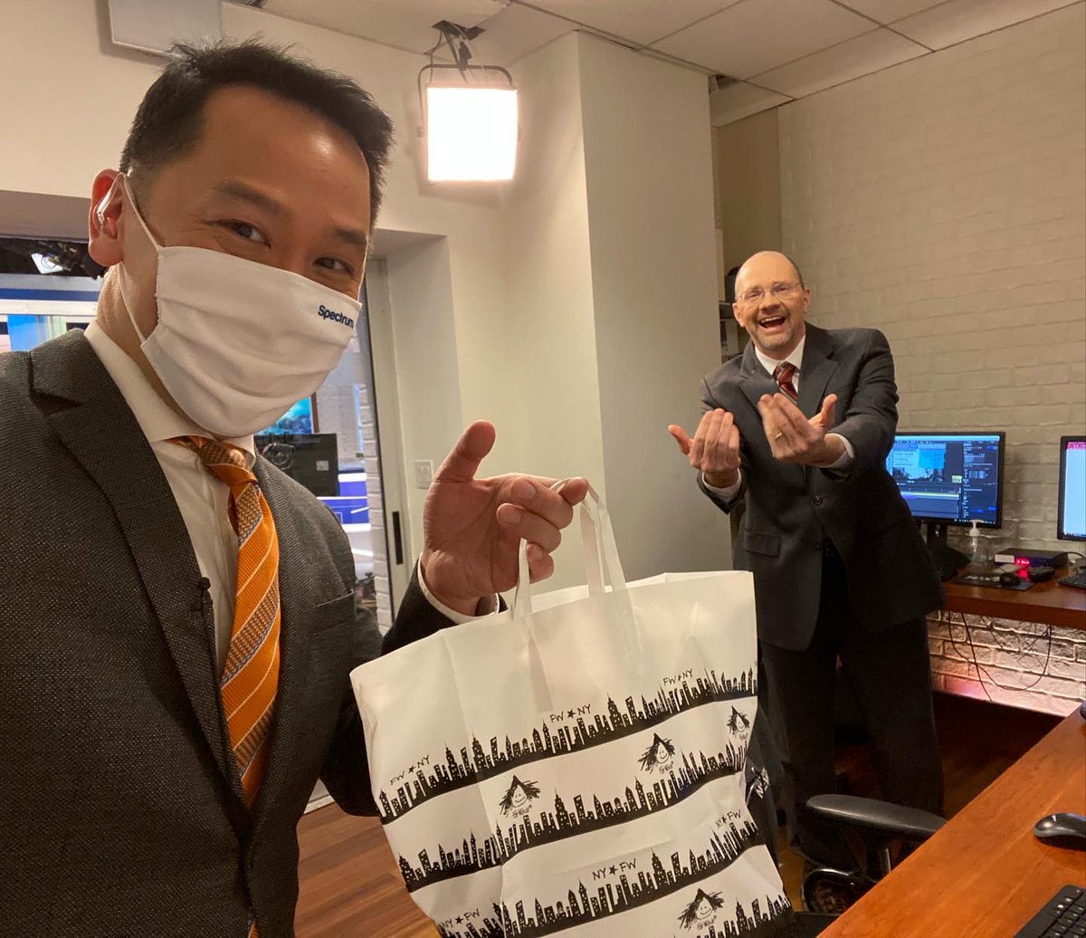 RonLeeReporting's tweet photo. Runners load up on pasta before a marathon. Meteorologists and reporters load up on @fatwitchbakery brownies before a major snow storm, at least for tonight! Sharing with my buddy @johndavittontv. Should I leave one for you, @ErickAdameOnTV? #ny1 #snowstorm #ronlee https://t.co/3avfsOURG3