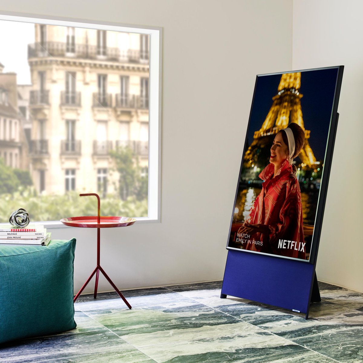 SamsungTV's tweet photo. There’s no expiration date when falling in ❤️ with #TheSero. From landscape #Netflix shows to portrait TikTok videos, there’s never a dull moment.
#SamsunginParis #MobileTV #VerticalScreen #EmilyinParis #SamsungTV https://t.co/xR0buJ2Dww