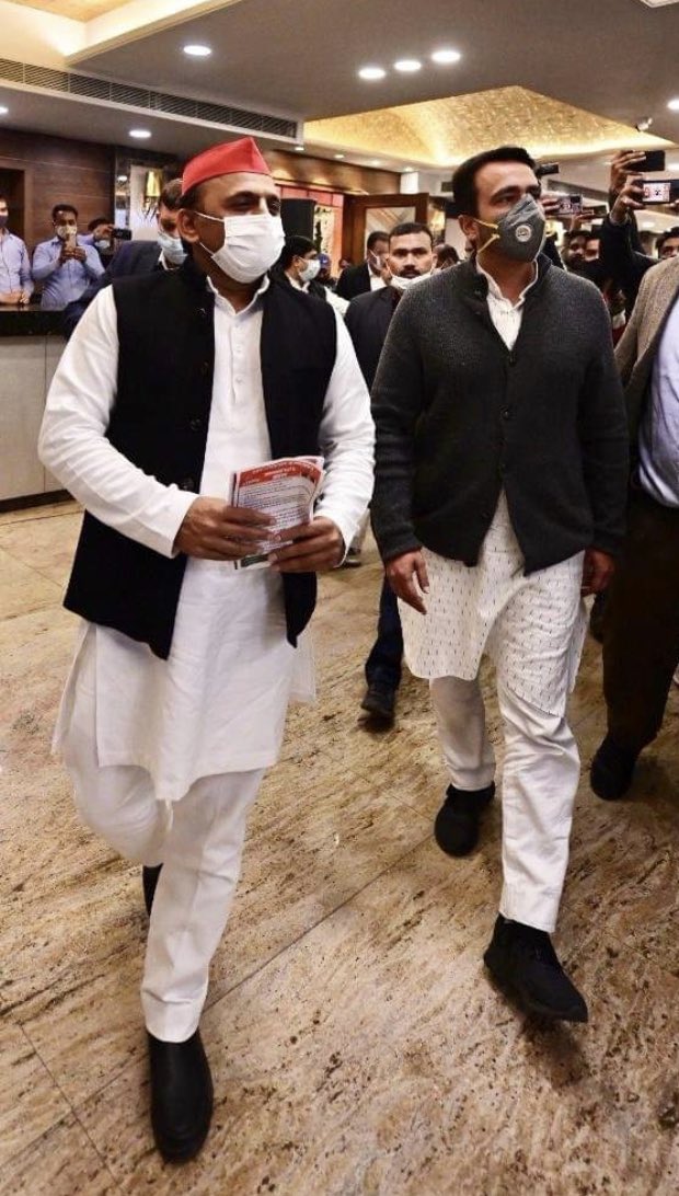 RaajSin90248159's tweet photo. उत्तर प्रदेश का भविष्य गढ़ने और किसान मज़दूर का सम्मान पुनर्स्थापित करने में जुटे युवाओं के बढ़ते कदम।
#UPElections2022
#SP_RLD https://t.co/9L6C45dKZj