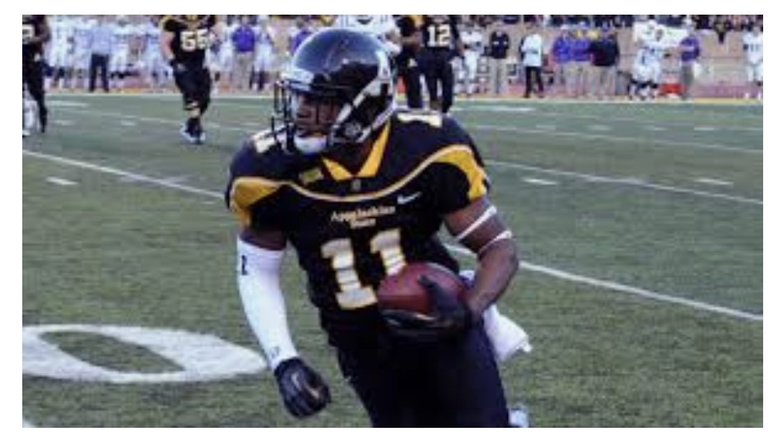 TrentonCloud's tweet photo. Thanks to @coach_sclark @CoachCardwell_ &amp; @lawrencedawsey for the scholarship offer to play for @AppState_FB.  @KRWallaceFB @nwestfootball @NPCoachJeff @RivalsFriedman @CarolinaXposure @SWiltfong247 @TrainPlaySports @DemetricDWarren @_t_Henni https://t.co/0LlYLyERnD