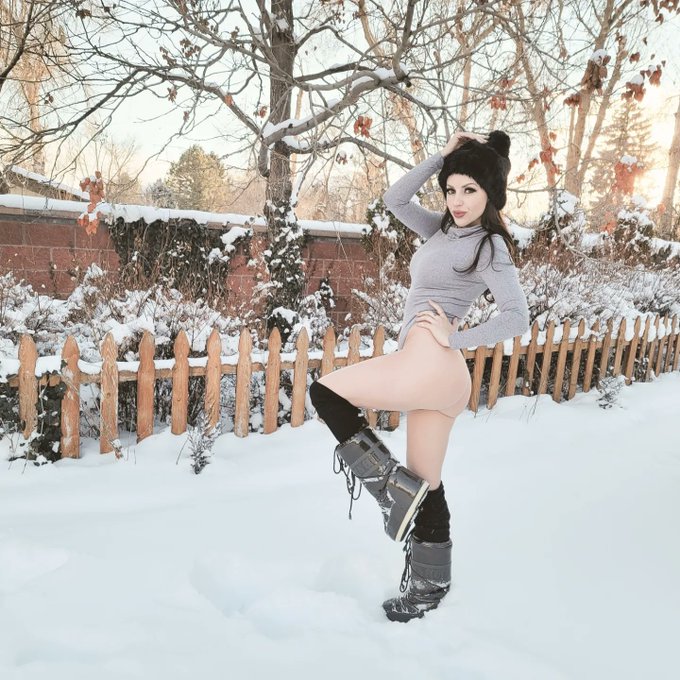 ❄ License to chill ❄ https://t.co/7FpS8I4cYP