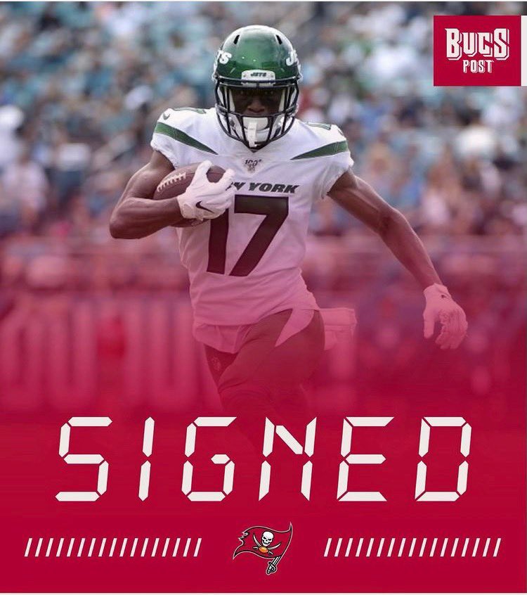 Former <a href="/LimestoneFB/">Limestone Football</a> standout <a href="/vyncintsmith/">Vyncint Smith</a> has been signed by the Tampa Bay Buccaneers. Once a Saint, always a Saint.
#limestONEnation #MakeSACYours