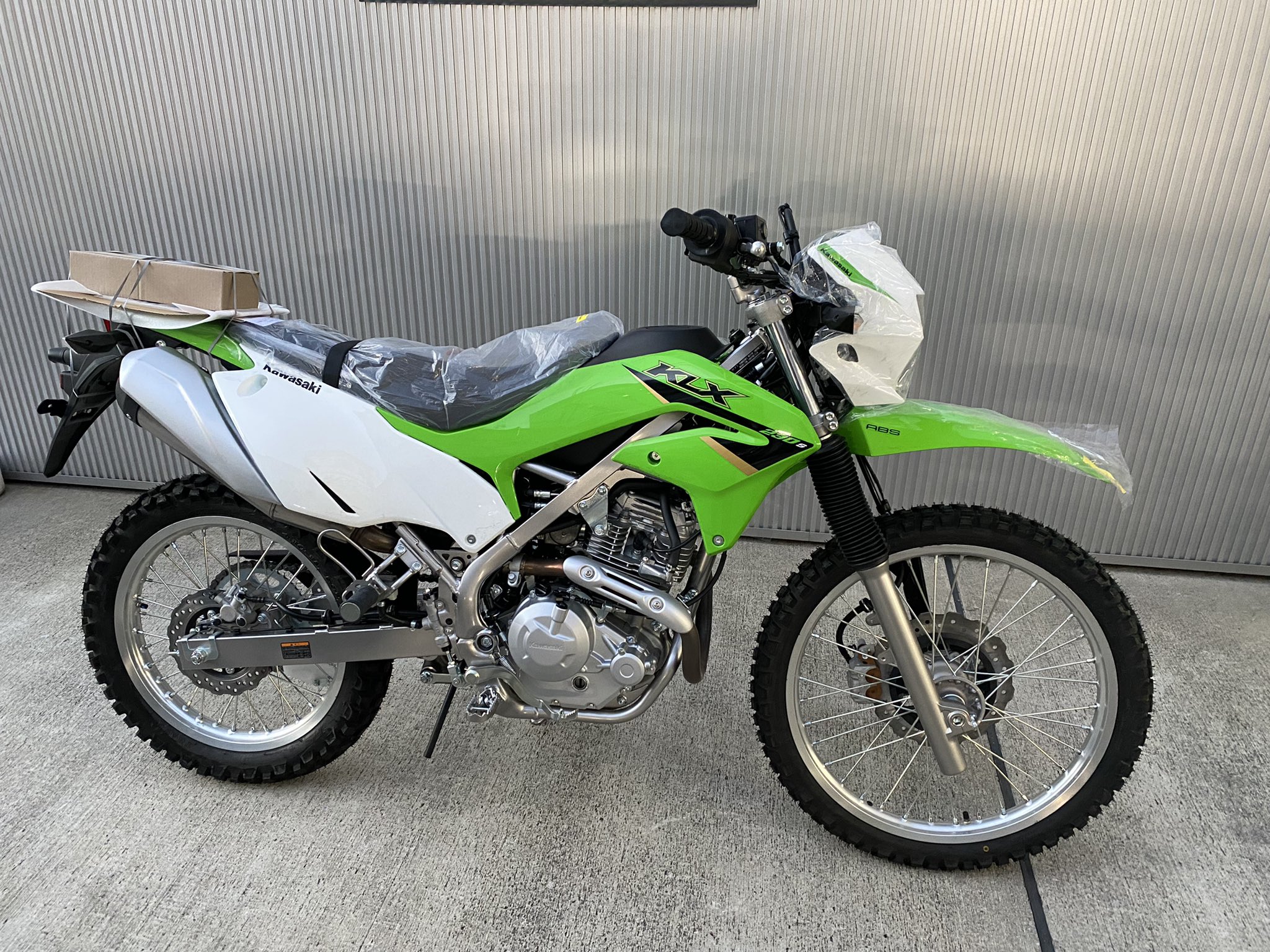 久保村モーター Kubomura カワサキ 新型 Klx230入荷しました Klx Kawasaki バイク T Co Rferwq52dq Twitter