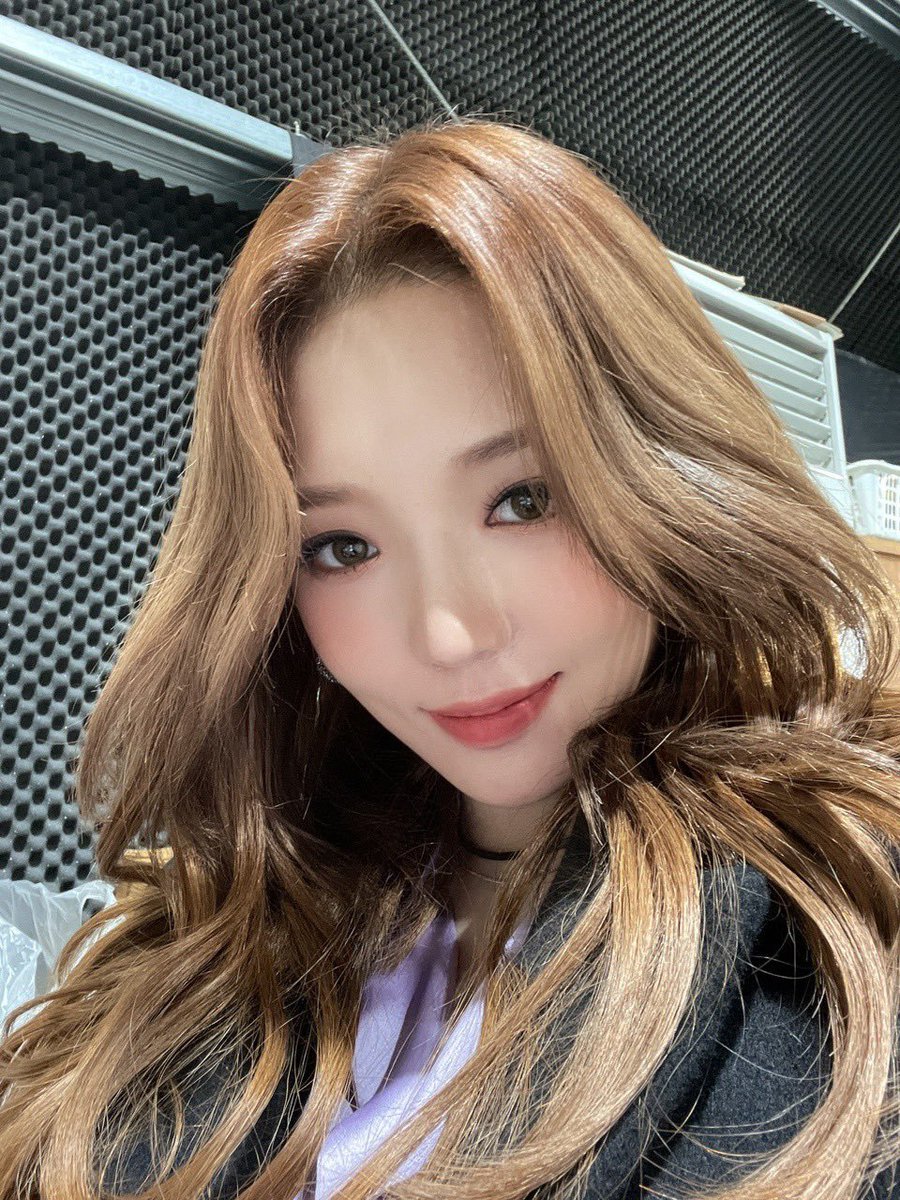 jisunest's tweet photo. Each kind of happiness just came to me when I saw your eyes which were full of love as we intrigued. Interesting experience that I got is seeing you! Thank you for coming to the 6th Online Fansign. https://t.co/NR6UBCjGMH