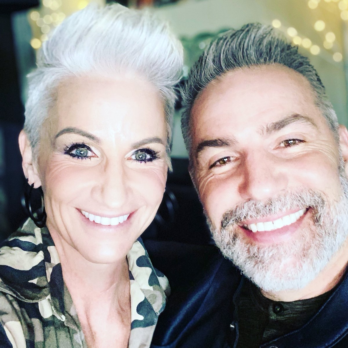 WarnerBrenda's tweet photo. DATENIGHT with @kurt13warner. Going to see @KevinHart4real and eat food I didn’t make and drink some drinks my kids can’t sip and belly laugh until I pee a little, probably😜. #YouKnowItsTrue #youdoit #datenight #heisallmine #sexyman https://t.co/B5Kf6znLIy