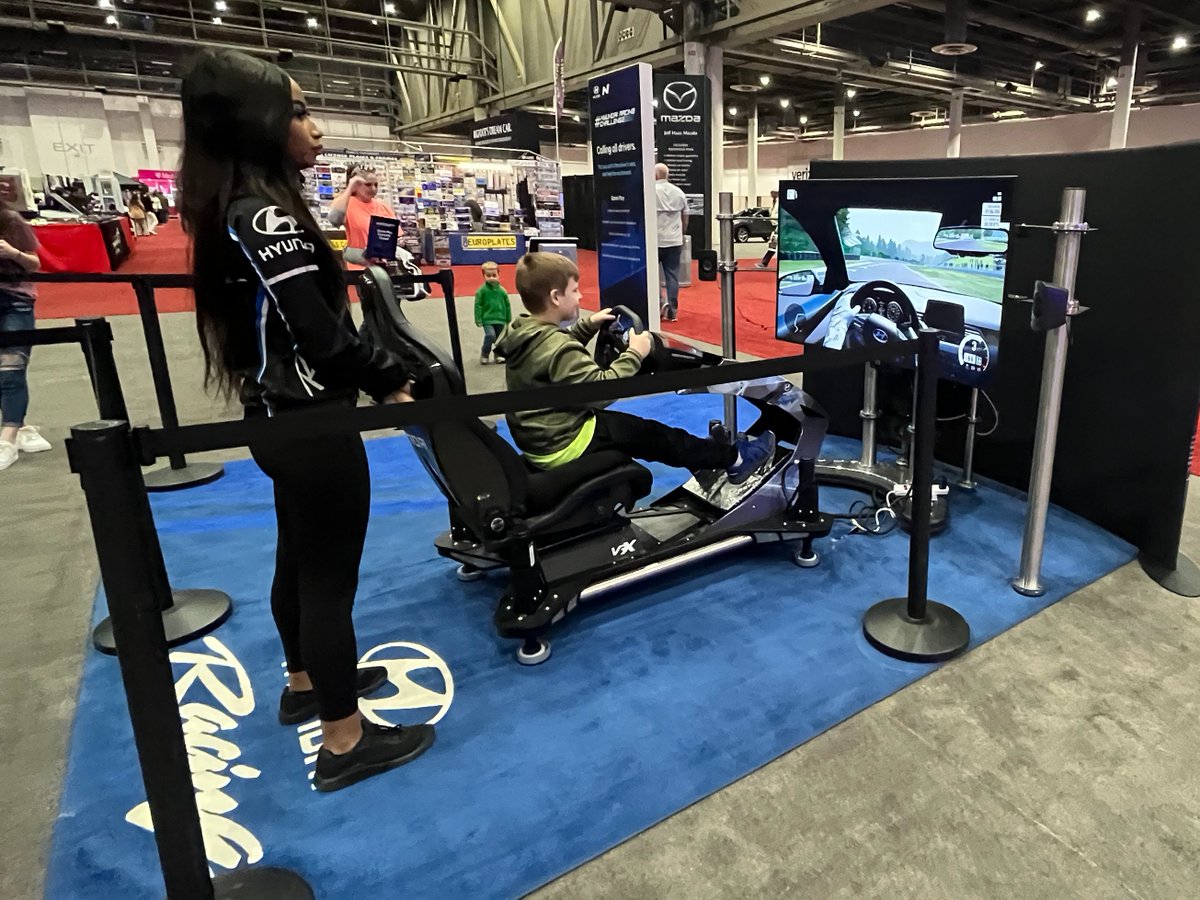 HoustonAutoShow's tweet image. Slow down, buddy! The Hyundai racing simulator is definitely a hit this year! Don't forget, tickets are still on sale online and buying in advance saves you time at the door!
.
houstonautoshow.com/tickets
#houstonautoshow @hyundaiusa