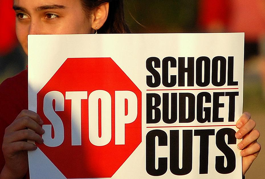 arizona_sos's tweet photo. Use this easy tool to see how much your AZ school district stands to lose *this year alone* if the #AZLeg doesn't waive the outdated spending limit by March 1: 
https://t.co/99sywLi9fs https://t.co/8T4Hboao7y
