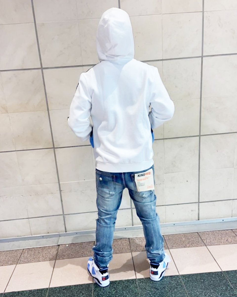 Fashionavenue0's tweet image. Premium Collection. New Launch!

A Lacoste Fit - Relaxed sweater fabric made from a cotton blend. 

DM US! We’re Happy To Help You! :) 
-
-
-
-
-
-
-
-
- 
#fashionavenuesunrisemall#lacostesweater #strapbackhat#retro6s#universityblue6s