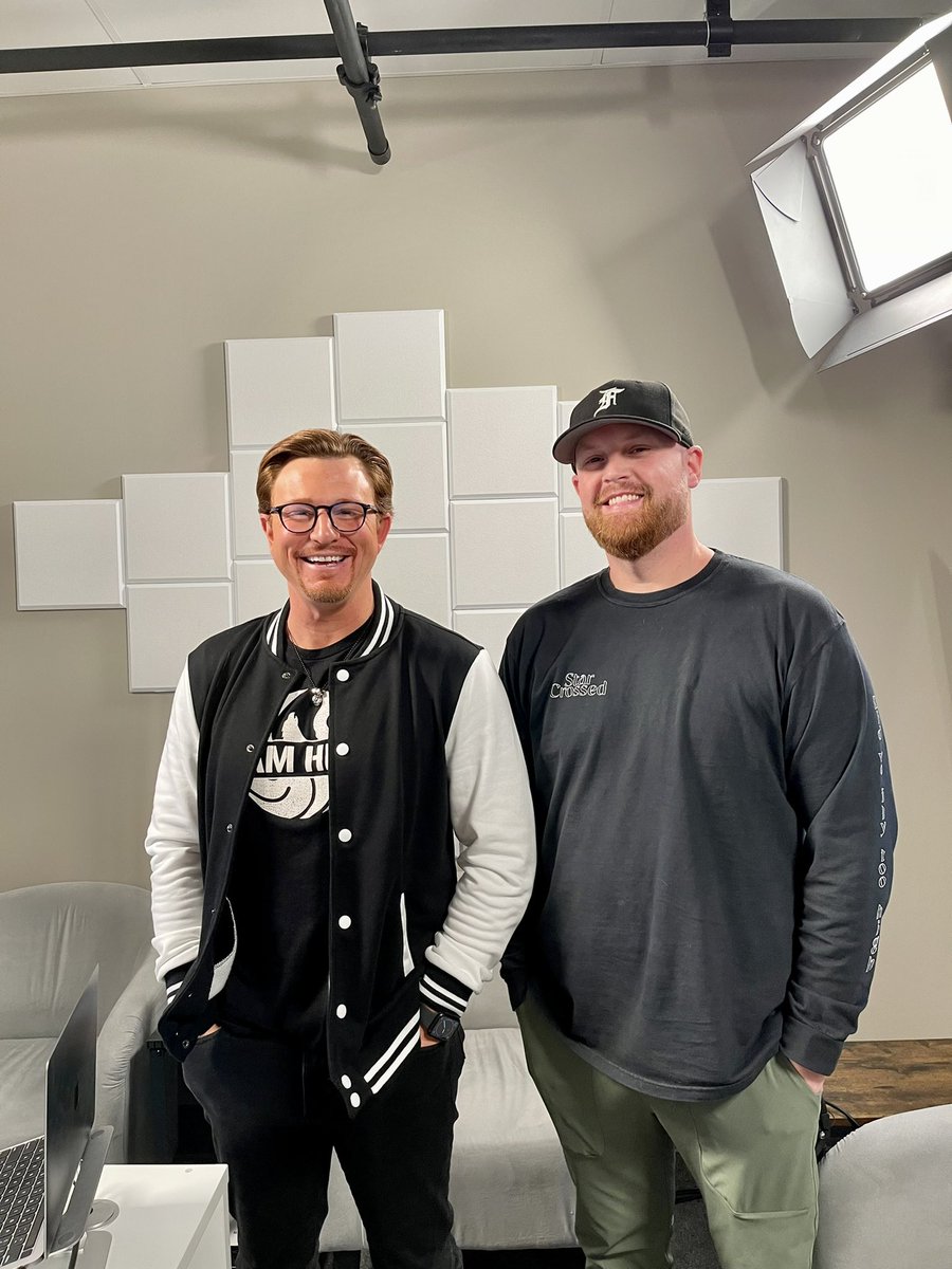 Me and this dude go WAY BACK! He’s featured on my next podcast episode too! Thank you <a href="/djrodyouree/">Rod Youree</a> for@hanging with me in the HitLab Studio! 

Subscribe to The Hitstreak and catch his episode, dropping next Tuesday! #histreak 

#hitstreakpodcast #blackoutdj