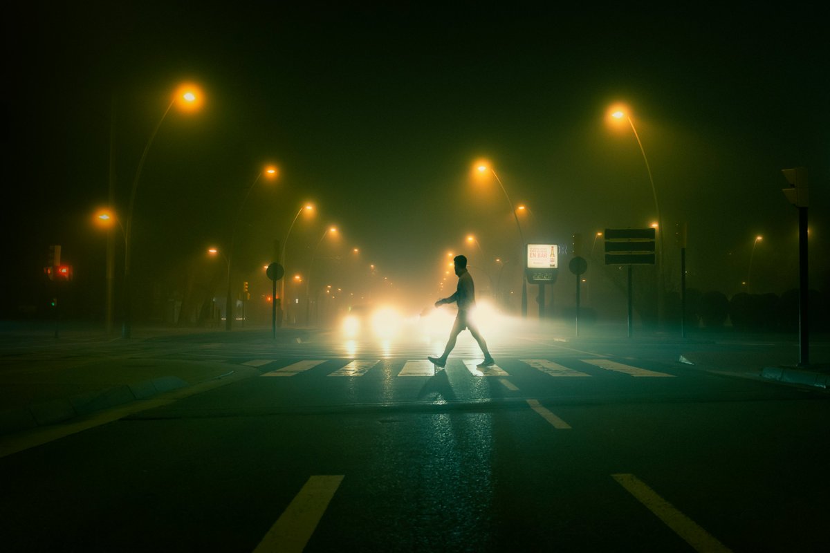 JoakkinStreet's tweet image. Foggy vibes. #streetphotography #cinematic