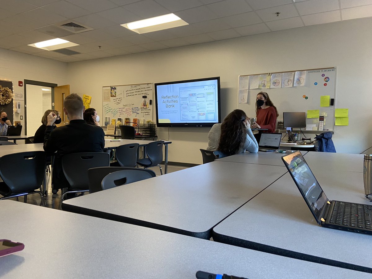 Thankful for our teacher leaders that led sessions at Wednesday’s faculty meeting. Our school community is excited to begin our journey in Personalized Learning! s/o Katie Johnson, Patrick O'Rahilly, Kara Otto, Tom Snarsky, Vicki Socia, Jason White
➡️ bit.ly/LRHpersonalize…