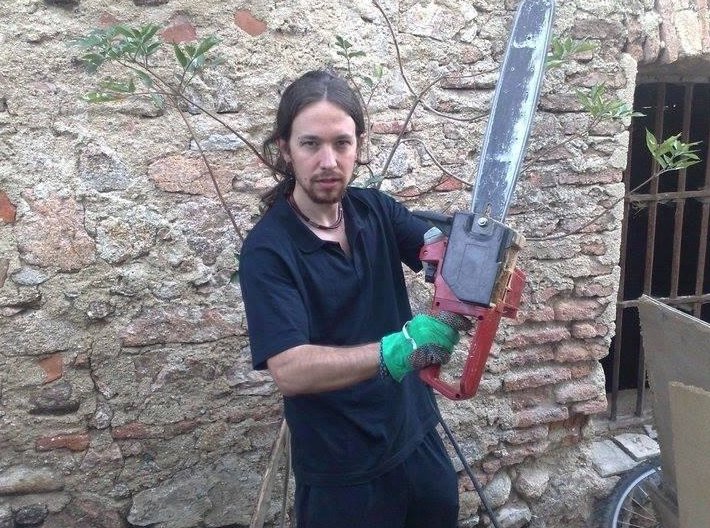 (       y este soy yo llendo a cometer un crimen de odio