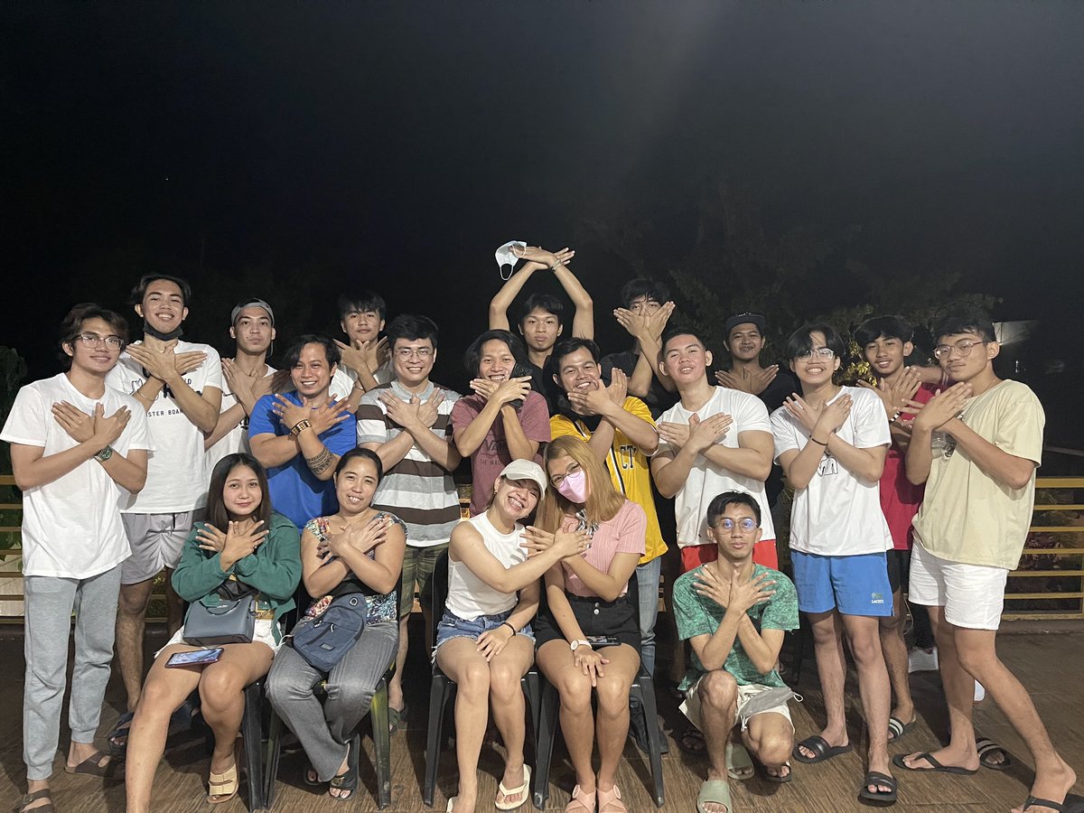 Flyingscholars's tweet photo. Our scholars had an amazing night, yesterday! Or rather, should I say an amazing mornight? We aren’t just a guild here, but a family!! AND WE PARTY AS FAMILIES DO! https://t.co/epoaPRYxKG