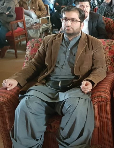 BehramLehri's tweet photo. کوئٹہ:ہمارے ہردل عزیز دوست سید حیدر شاہ، اج کوئٹہ سے کراچی جاتے ہوئے، روڈ ایکسیڈنٹ میں ہم سے چلے گئے ہیں، اور ان کی فیملی شدید زخمی ہے۔ ہماری ٹریفک، روڈ اور ٹرانسپورٹ کا نظام مکمل ناکام ہوچکا ہے۔
@ImranKhanPTI 
@AQuddusBizanjo 
@Road_Department 
@ChiefSecretary 
@dpr_gob https://t.co/4YZRwdEzMQ