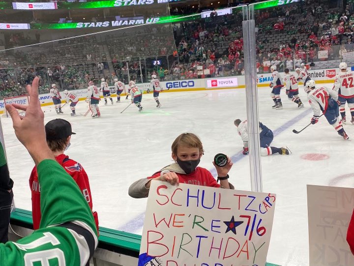 kerrman21's tweet photo. Too late for the recap headline image, and also not a great photo.... But we did qualify as "at the game in Dallas" 😁 https://t.co/zDqUMQ6B25