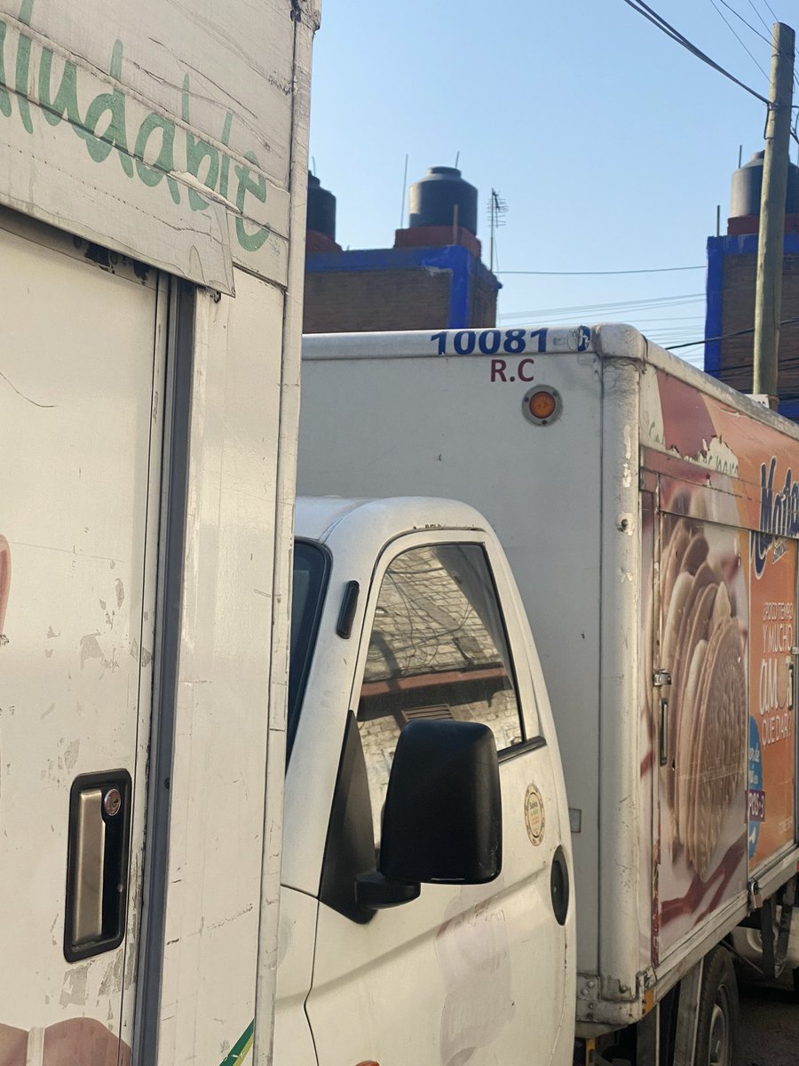 carlos8180's tweet photo. @PepsiCoMex donde puedo reportar unidades de #Gamesa? Todos los días sus camionetas estacionadas por más de dos horas ocasionando caos vehicular, así como pudiendo generar un accidente… https://t.co/FfYAFqe6aN