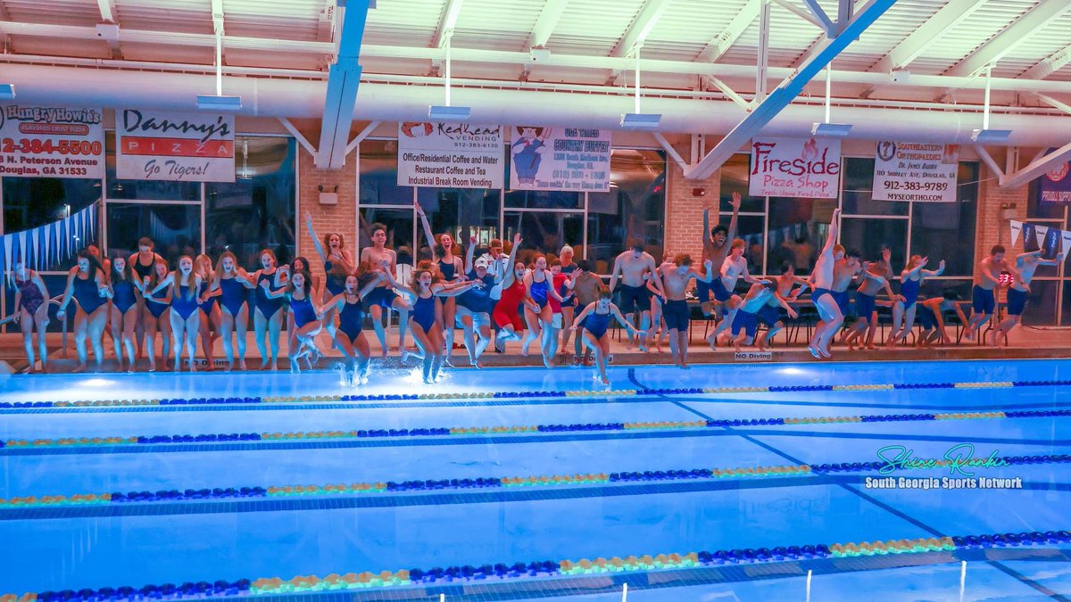 Tift_Swim's tweet photo. Another one of our favorite traditions! #regionchamps https://t.co/2sqr0if0R1